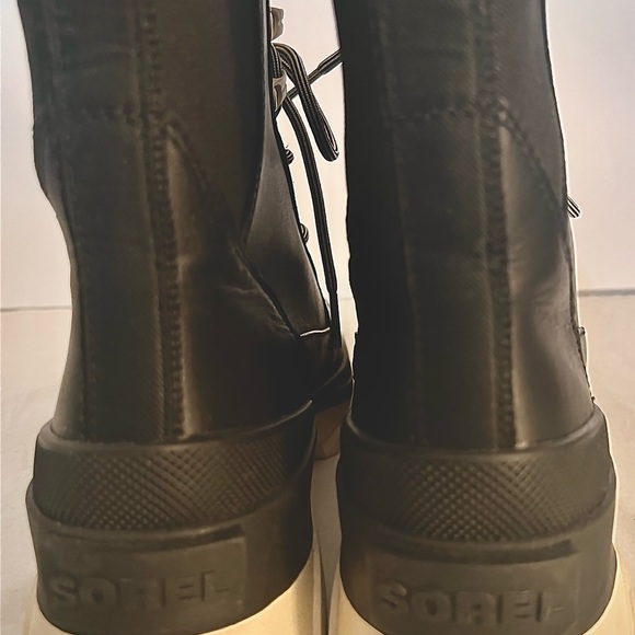 SOREL Lace Up Water Proof Bootie Size 9 NEW/Showroom Sample - Picture 9 of 10